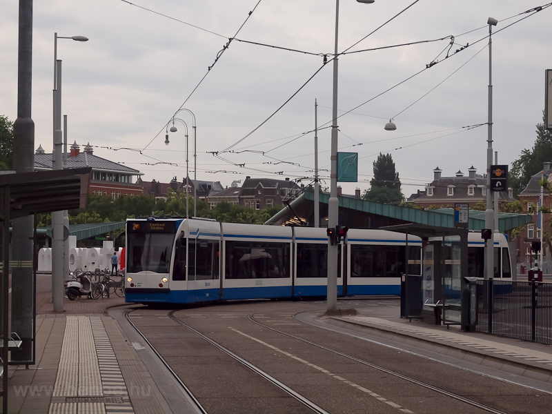 Combino Amsterdamban a Museumsplein megllnl fot