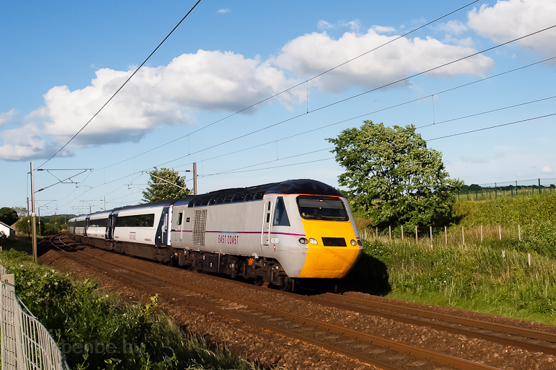 EastCoast IC125 High Speed Train Longniddry s Prestonpans kztt Edinburgh elővrosban fot