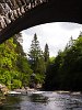 A Loch Ness-be torkolló Moriston folyó Invermoriston falvacskánál