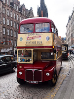Emeletes városnéző busz Edinburghben