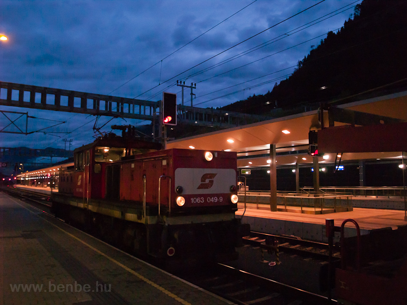 The ÖBB 1063 049-9 seen at  picture