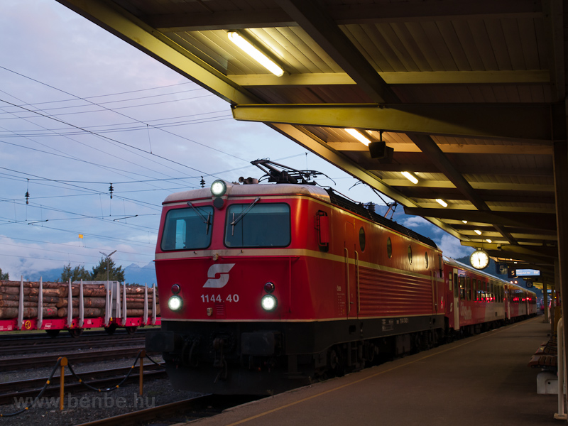 The ÖBB 1144 40 seen at Spi photo