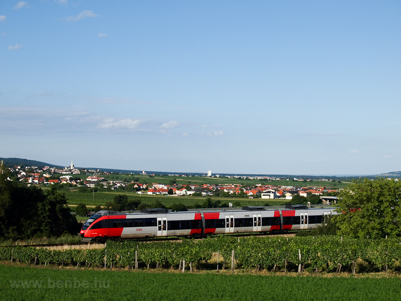 An ÖBB 4124 electric multip picture