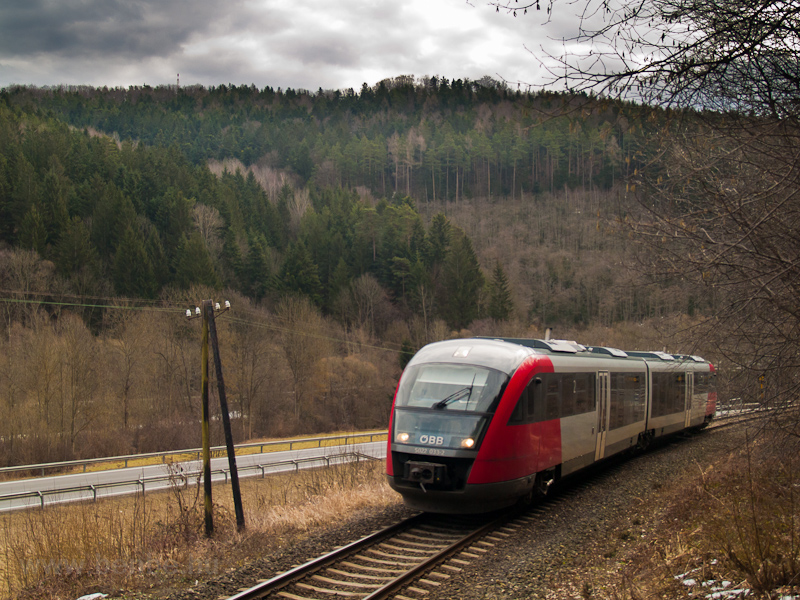 The ÖBB 5022 033-2 seen bet picture