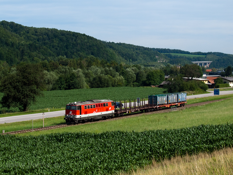 Az ÖBB 2143 056-6 Petersbaumgarten és Edlitz-Grimmenstein között fotó
