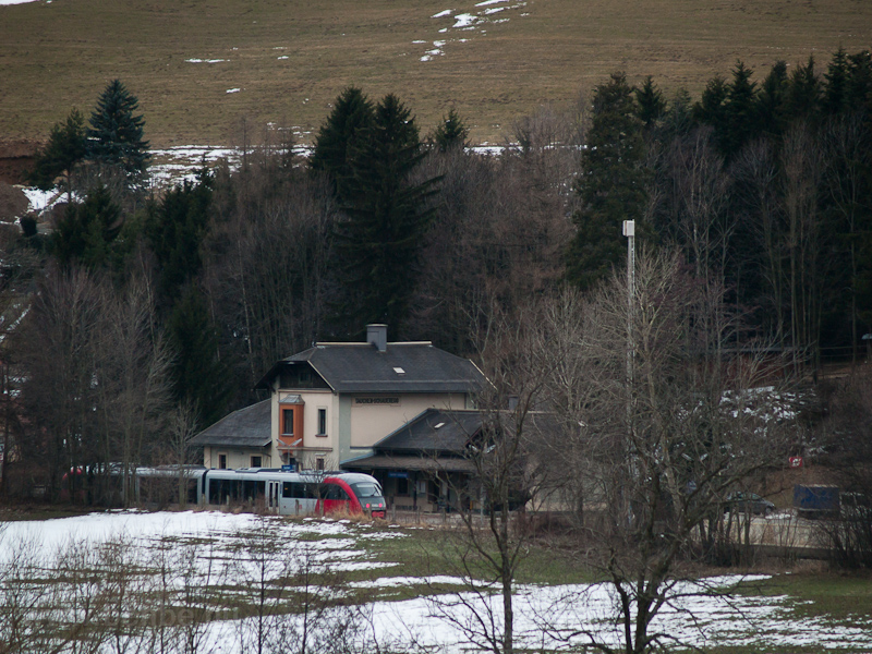 The ÖBB 5022  seen at Tauch photo