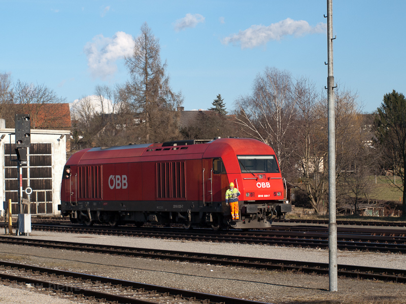 The ÖBB 2016 029-7 seen at  photo