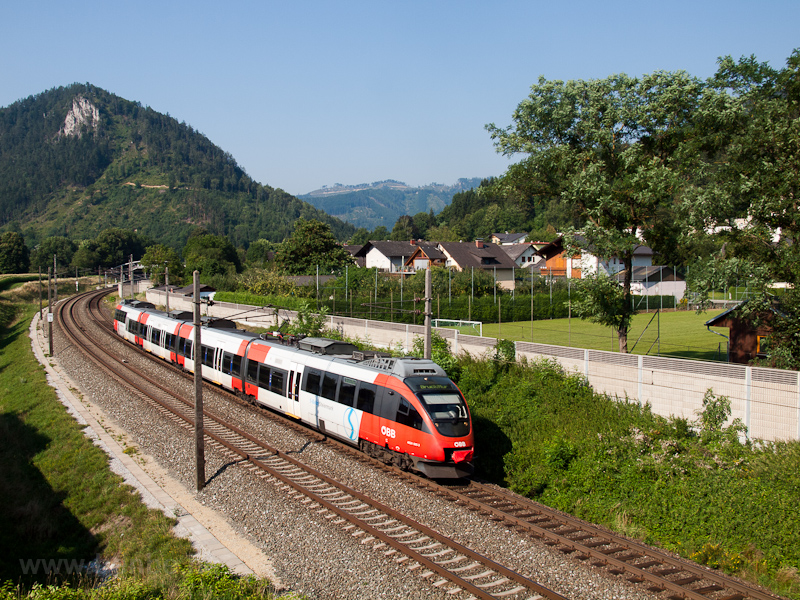 The ÖBB 4024 005-3 seen bet picture