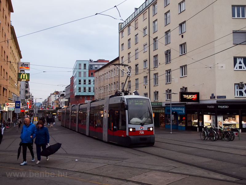 A Wiener Linien 735 pályasz fotó
