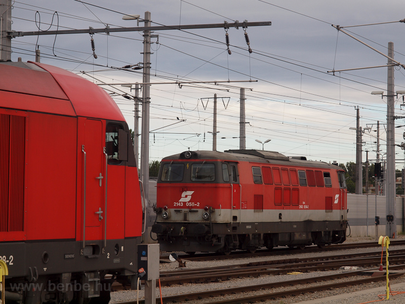 The ÖBB 2143 058-2 seen at  photo