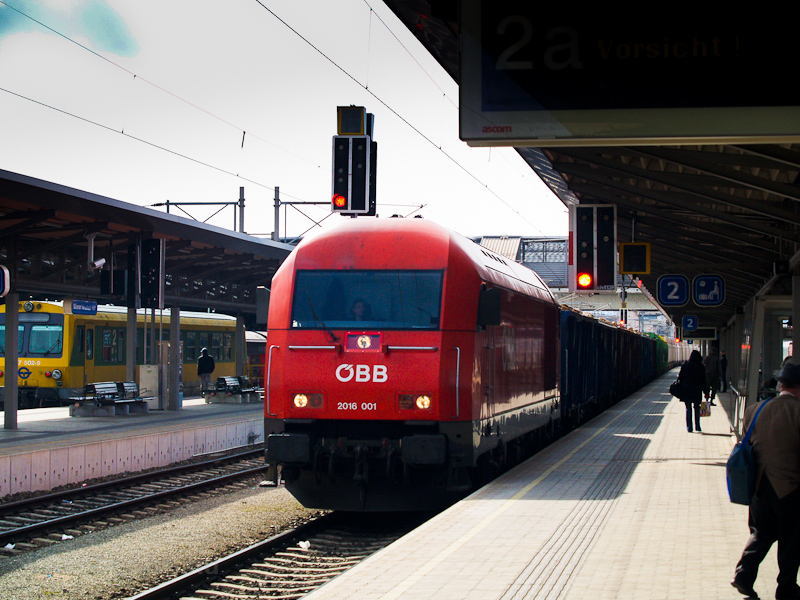 The ÖBB 2016 001 seen at Wi photo