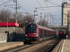 A BB 80-90.714 railjet vezrlőkocsi Pndorfalu kzsg megllhelyen