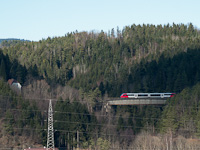 Egy ÖBB 5022  Dechantskirchen és Rohrbach-Vorau között a Burggraben-Viadukton