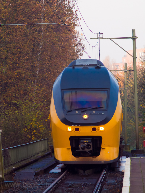 A VIRM trainset at Leiden L photo
