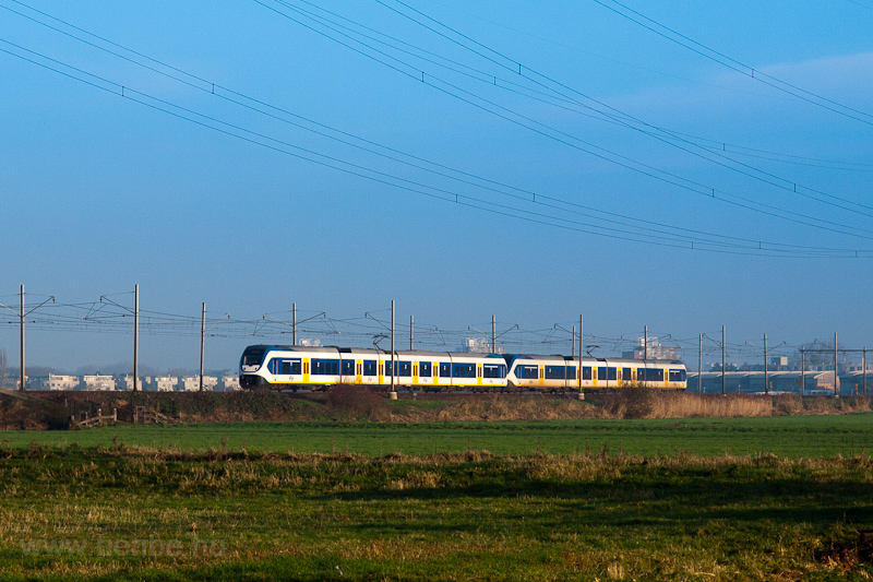 Two four-part NS Sprinter L picture