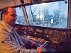 A 2938 pályaszámú Plan Y vezetőfülkéjében
