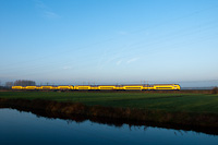 A Nederlandse Spoorwegen VIRM seen between Voorschoten and De Vink