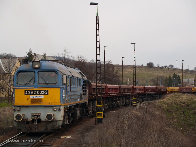 The Jszvast 40 62 002-3 (previously owned by MV Hajd kft.) at Somoskőjfalu station photo