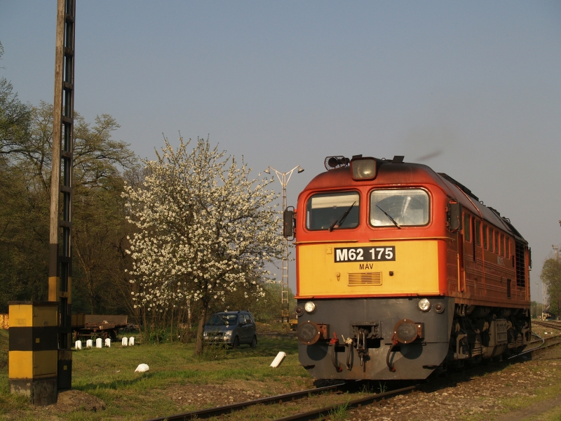 The M62 175 at Villny photo