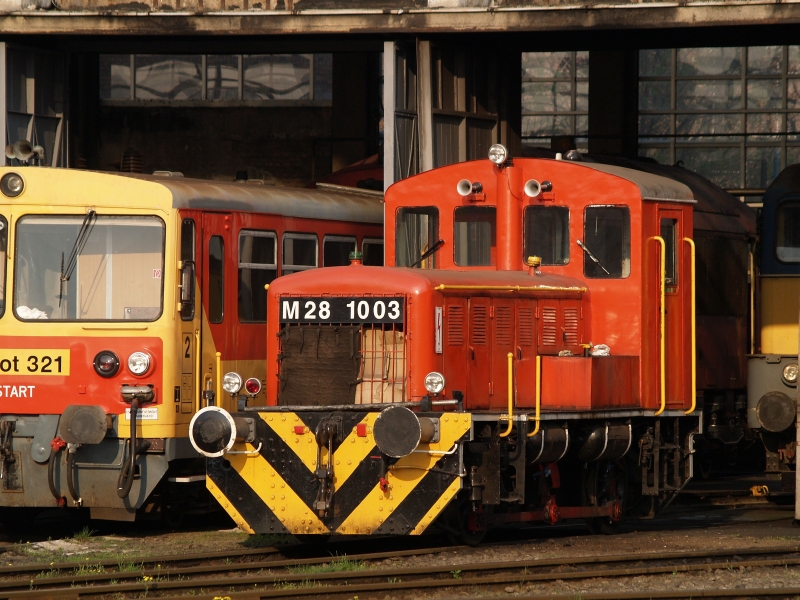 The M28 1003 at Szkesfehrvr depot photo