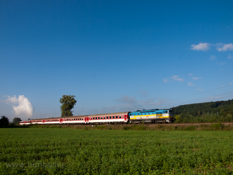 The ŽSSK 750 003-6 seen between Novky and Kos photo