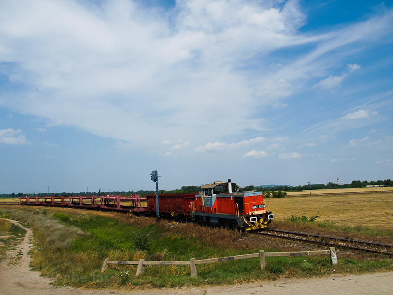 The M47 1203 seen at Esztergom-Kertváros on its way to Dorog photo