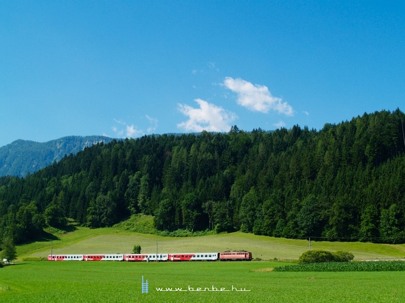 The 1142 564-2 is pushing a CityShuttle train between Windischgarsten and Spital am Pyhrn photo