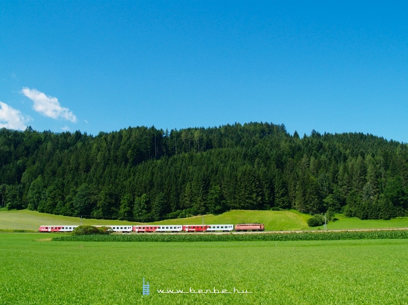 The 1142 564-2 is pushing a CityShuttle train between Windischgarsten and Spital am Pyhrn photo
