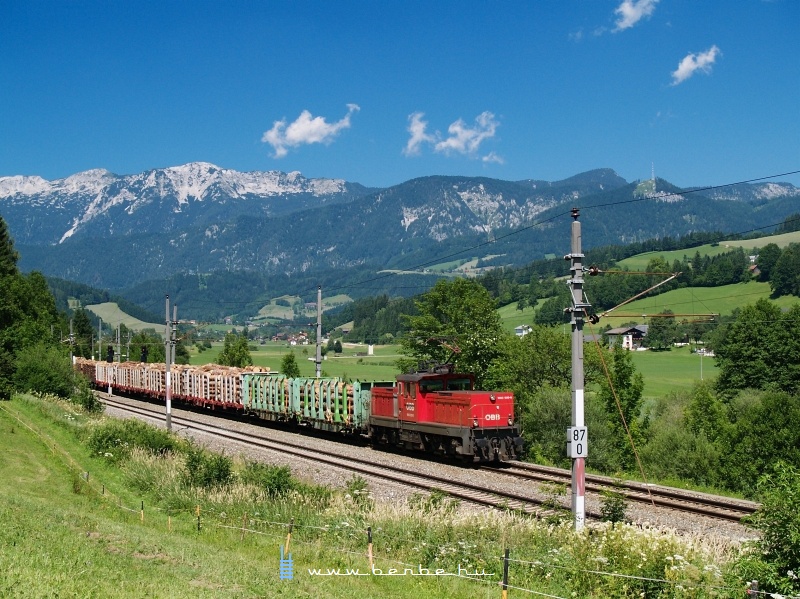 The BB electric locomotive 1063 020-2 is arriving at Spital am Pyhrn with the shuning freight train after picking up a few log cars at Windischgarsten photo