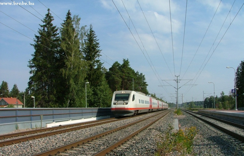 Sm3 Pendolino halad Hiekkaharju kzelben fot