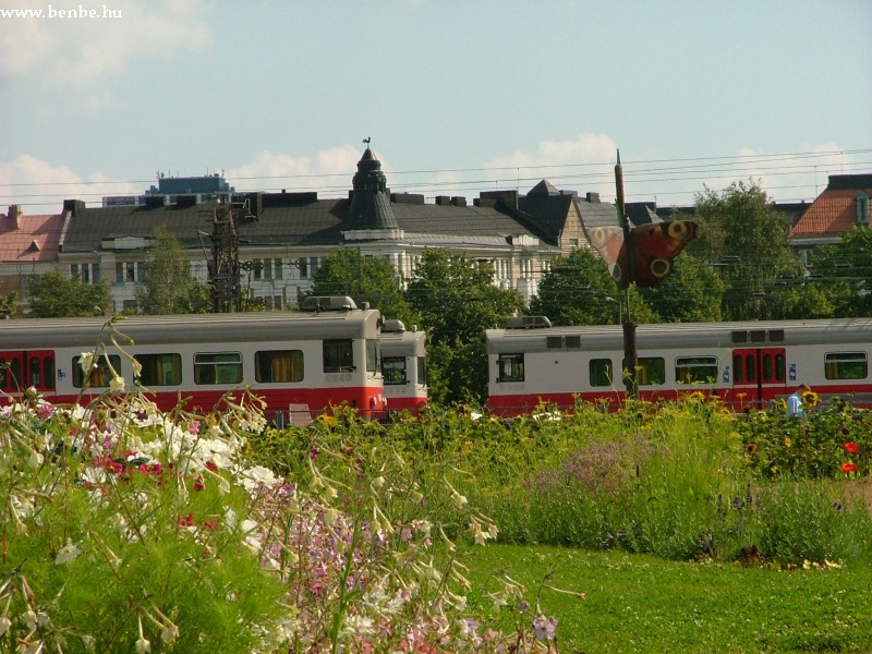 Sm1 vonatok pihennek Helsinki fplyaudvarnak trolvgnyain fot