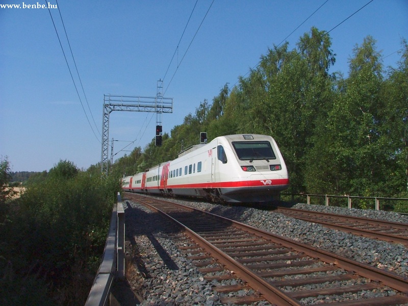 An S220 Pendolino near Mankki photo