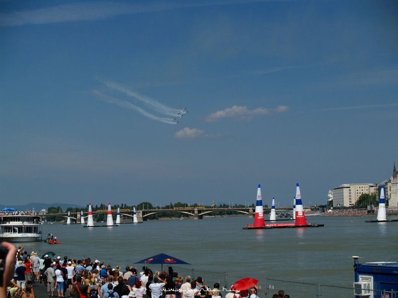 A Breitling Jet Team bemutatja fot