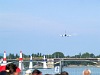 Boeing 737-800 a Margit híd fölött