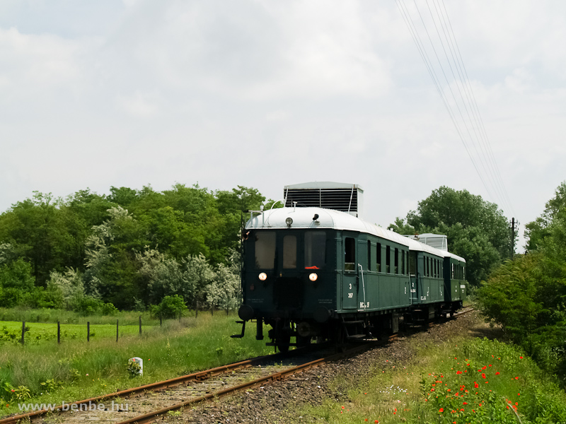 The BCmot 397+ABnymot 502 on a photo charter between Helvcia and Ballszg on the Alfld photo
