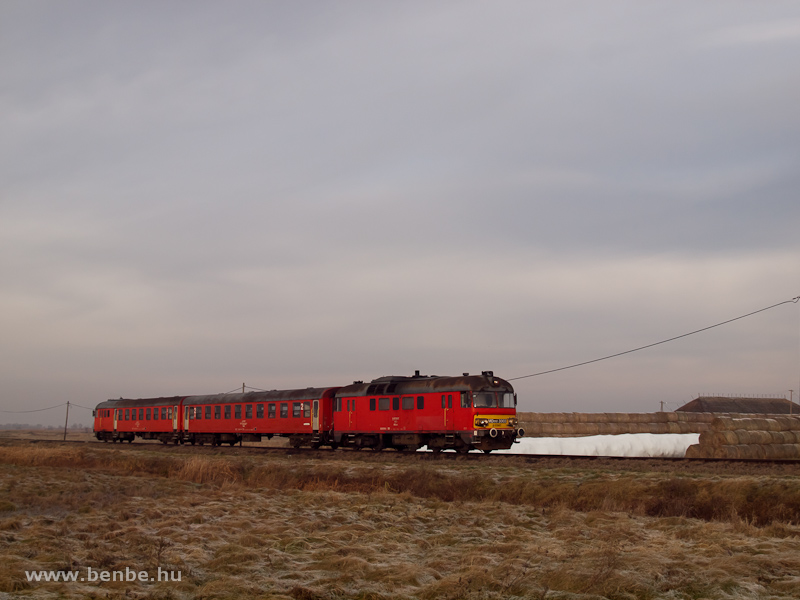 The MDmot 3003 near Kun Gyrgy-telep photo