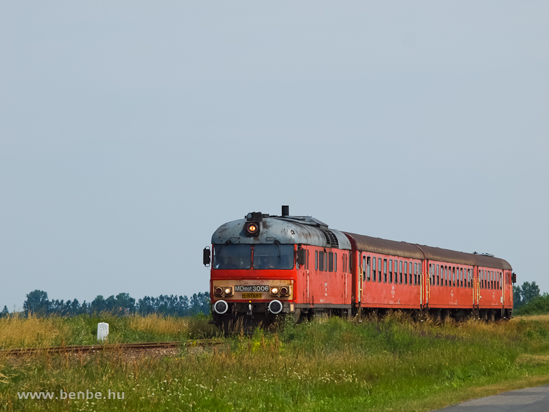 The MDmot 3006 between Kismarja and Nagykereki photo