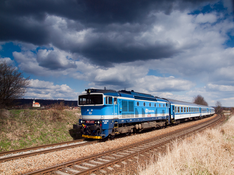 The ČD 750 712-2 seen between Troubsko and Střelice doln photo