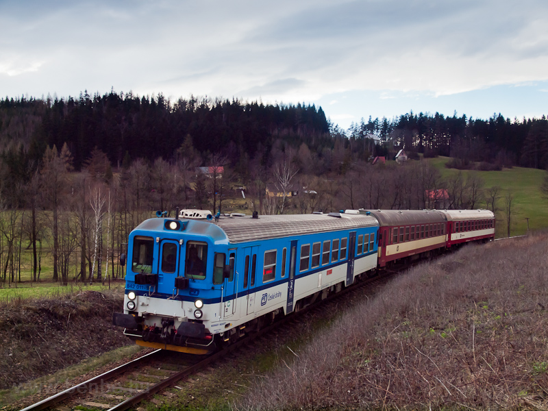 A ČD 842 011-9 Frenstt pod Radhoštm s Kunčice pod Ondřejnkem kztt fot