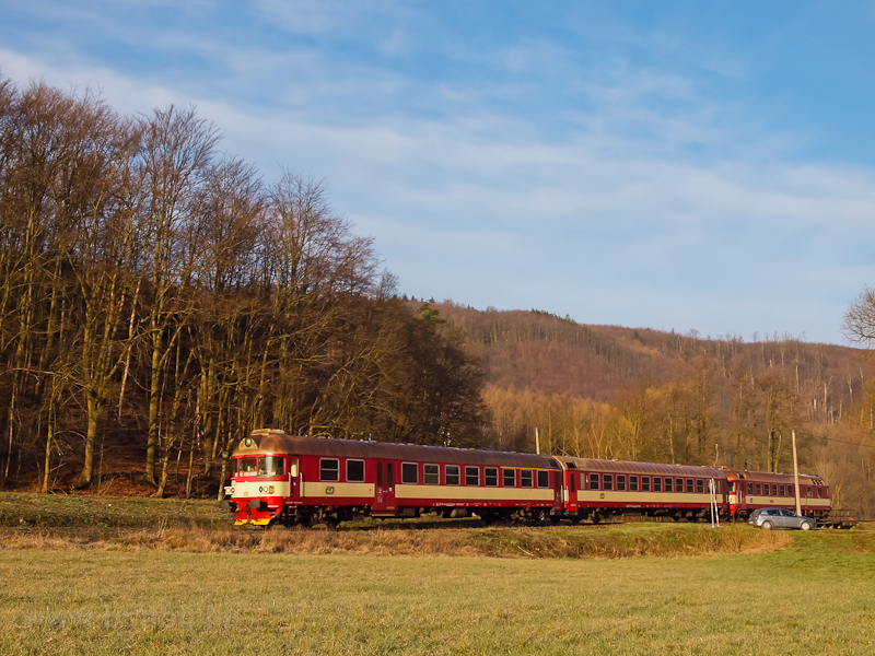 A ČD 854 201-1 Střelice Doln s Troubsko kztt, vezrlőkocsival előre fot