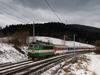 The ČD 162 035-0 seen between Strelenka and Lysa pod Makytou