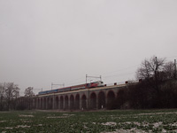 The ČD 380 011-7 seen between Lipnik nad Desnou and Drahotuse at Jezernick Viadukt