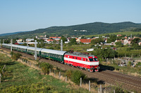 A ŽSSK 350 002-2 pályaszámú retró Gorilla Bazin megálló és Bazin között