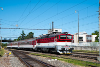 A ŽSSK 754 004-0 Bratislava-Predmestie állomáson