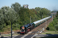 A ČSD 475 198 pályaszámú gőzmozdony Bratislava Nové Mesto és Bratislava-Petržalka között