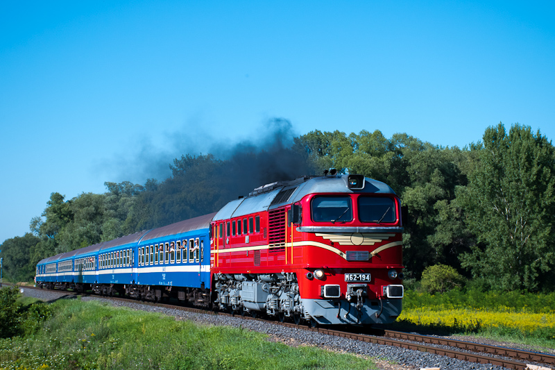 A MÁV-START M62 194 Nemesgu fotó