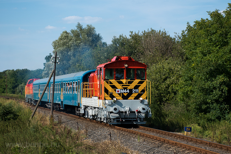 A MÁV Zrt. M44 211 Fels! fotó