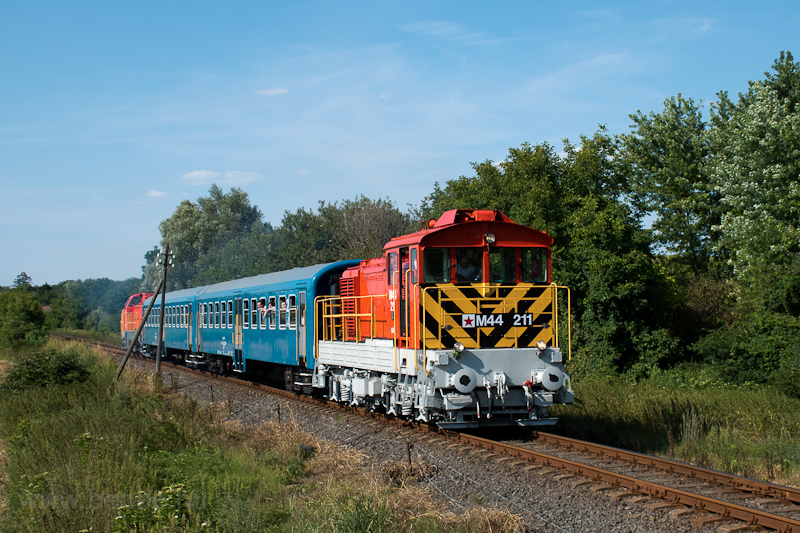 A MÁV Zrt. M44 211 Fels! fotó