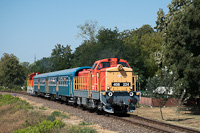 A MÁV Zrt. 408 224  Kaposszentjakab és Toponár között (hátul az M44 211-es Ős-Bobó)