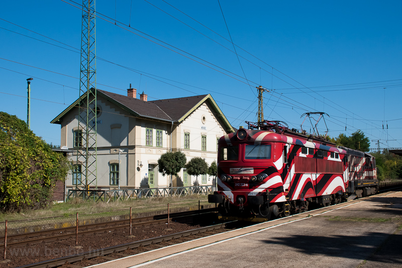 A TransLog Slovakia 242 223-6 Mende állomáson fotó